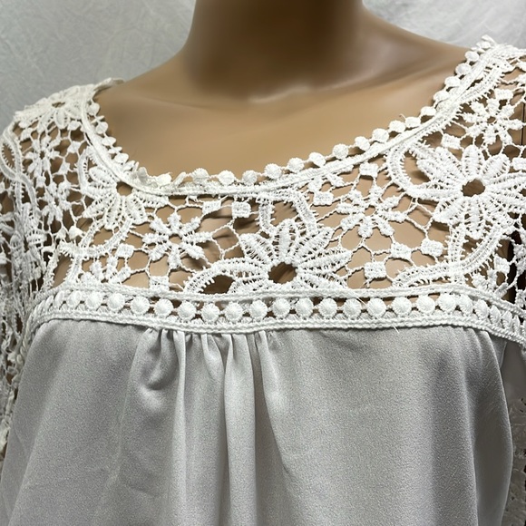 Mei Na White Eyelet Lace Blouse NWT - Picture 7 of 8